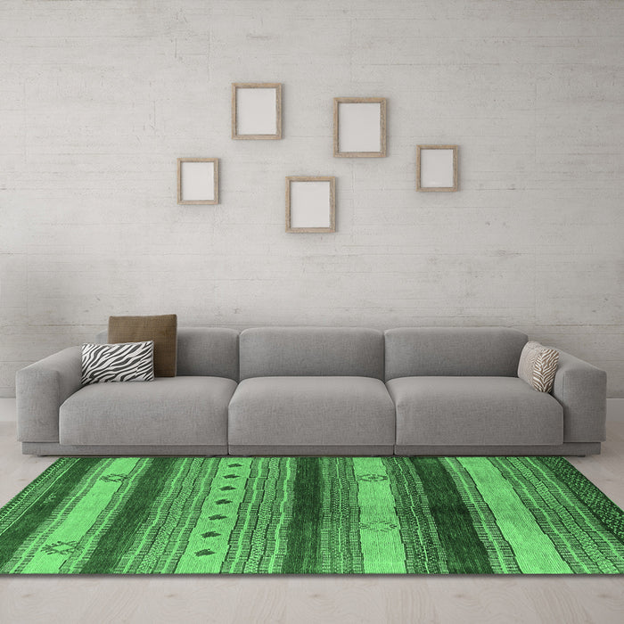Machine Washable Oriental Emerald Green Industrial Area Rugs in a Living Room,, wshurb740emgrn