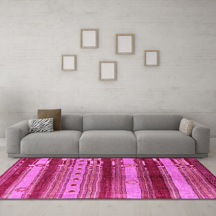 Machine Washable Oriental Pink Industrial Rug in a Living Room, wshurb740pnk