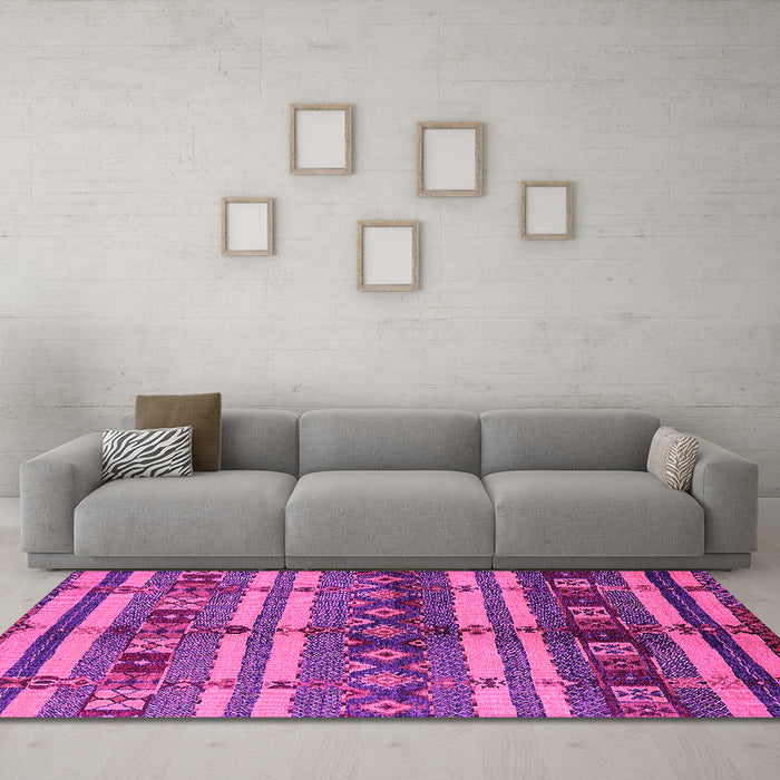 Machine Washable Oriental Pink Industrial Rug in a Living Room, wshurb741pnk