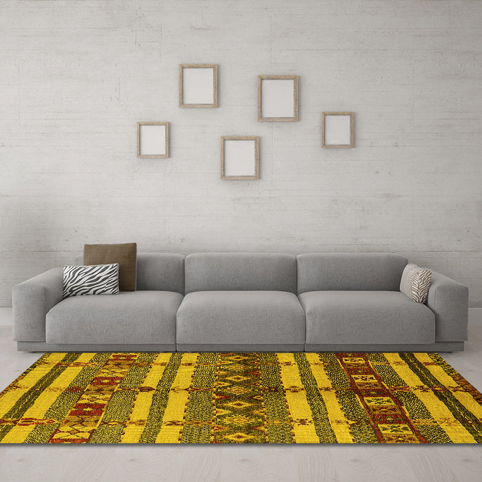 Machine Washable Oriental Yellow Industrial Rug in a Living Room, wshurb741yw