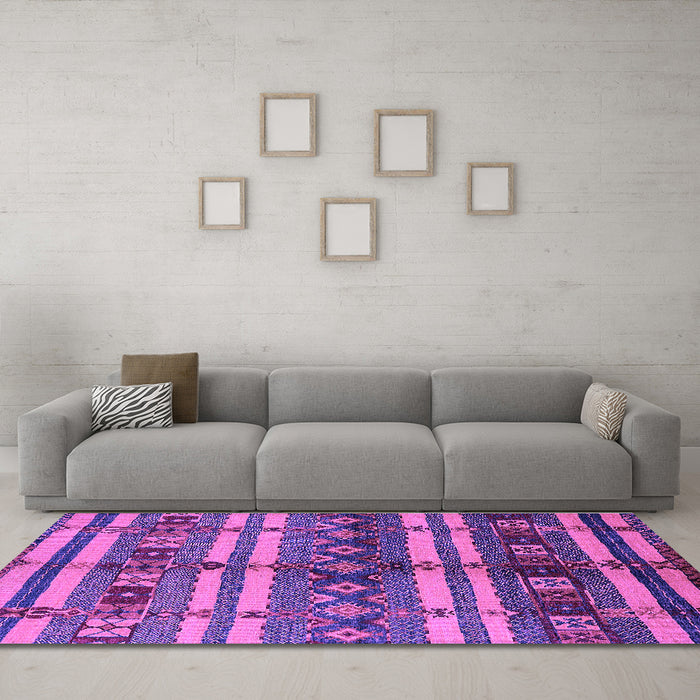 Machine Washable Oriental Purple Industrial Area Rugs in a Living Room, wshurb741pur