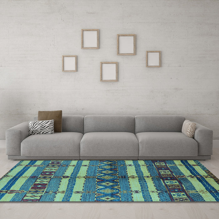 Machine Washable Oriental Light Blue Industrial Rug in a Living Room, wshurb741lblu