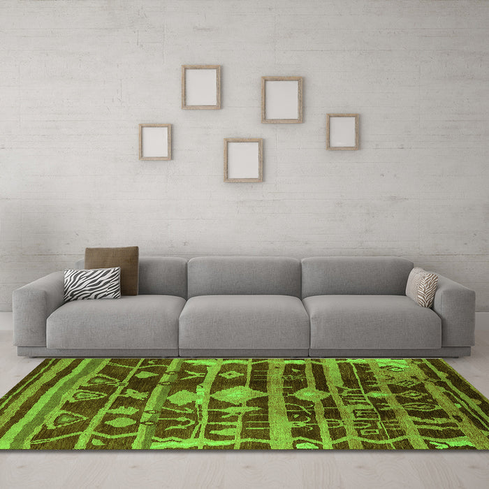 Machine Washable Oriental Green Industrial Area Rugs in a Living Room,, wshurb742grn