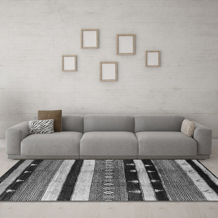 Machine Washable Oriental Gray Industrial Rug in a Living Room,, wshurb745gry