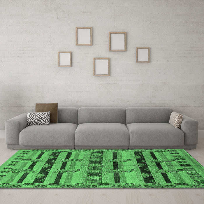 Machine Washable Oriental Emerald Green Industrial Area Rugs in a Living Room,, wshurb746emgrn