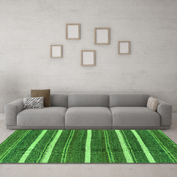 Machine Washable Oriental Green Industrial Area Rugs in a Living Room,, wshurb748grn