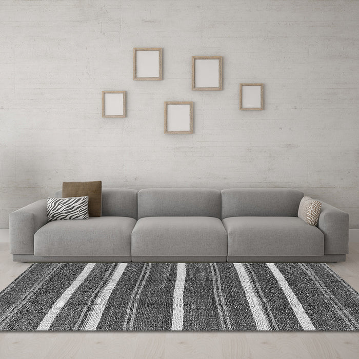 Machine Washable Oriental Gray Industrial Rug in a Living Room,, wshurb748gry