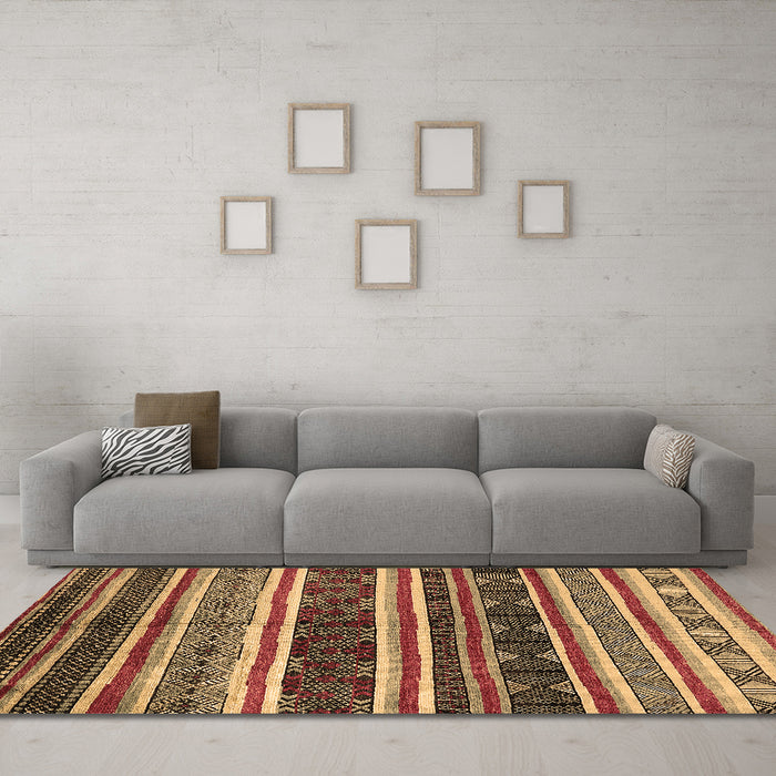 Machine Washable Oriental Brown Industrial Rug in a Living Room,, wshurb749brn