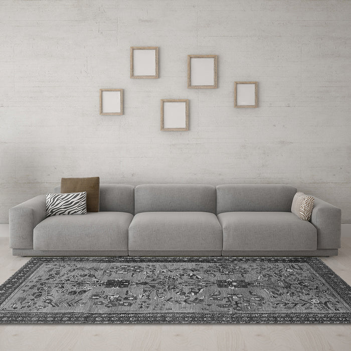 Machine Washable Oriental Gray Industrial Rug in a Living Room,, wshurb750gry