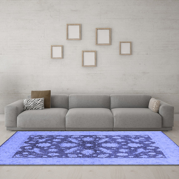 Machine Washable Oriental Blue Traditional Rug in a Living Room, wshurb756blu