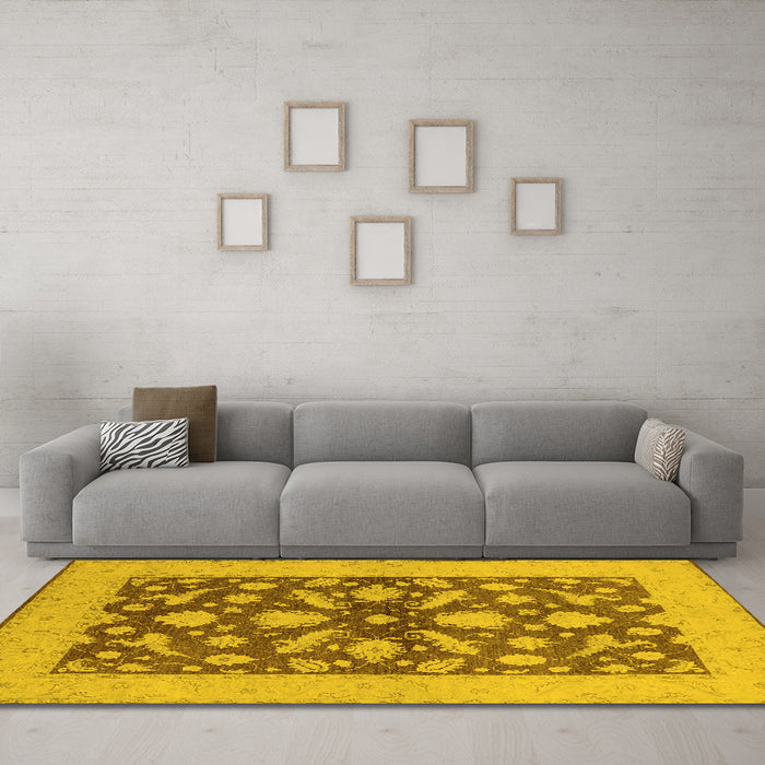 Machine Washable Oriental Yellow Traditional Rug in a Living Room, wshurb756yw