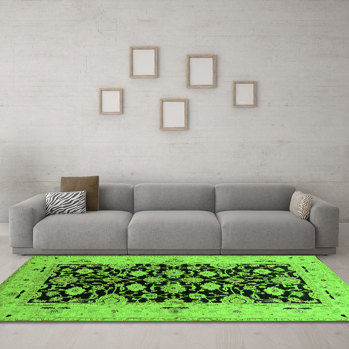 Machine Washable Oriental Green Traditional Area Rugs in a Living Room,, wshurb757grn