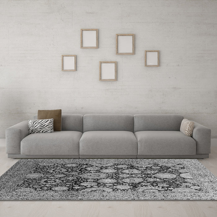 Machine Washable Oriental Gray Traditional Rug in a Living Room,, wshurb758gry
