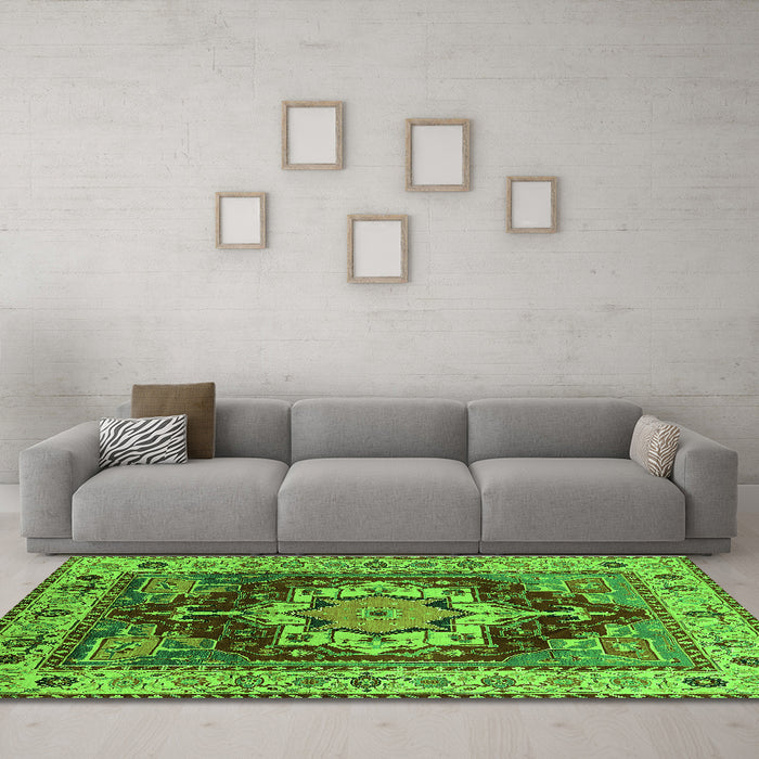 Machine Washable Persian Green Traditional Area Rugs in a Living Room,, wshurb760grn