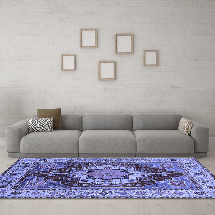 Machine Washable Persian Blue Traditional Rug in a Living Room, wshurb760blu