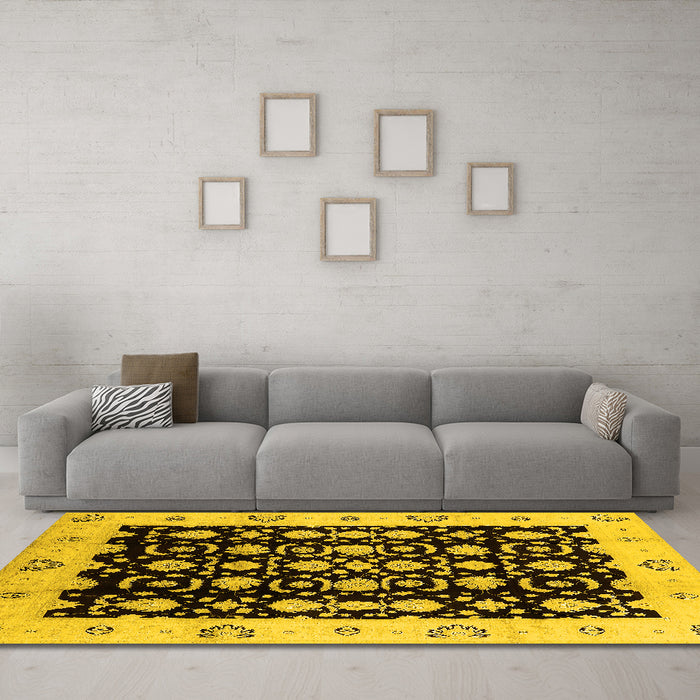 Machine Washable Oriental Yellow Traditional Rug in a Living Room, wshurb762yw