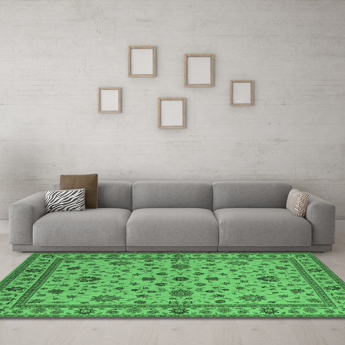 Machine Washable Oriental Emerald Green Industrial Area Rugs in a Living Room,, wshurb767emgrn