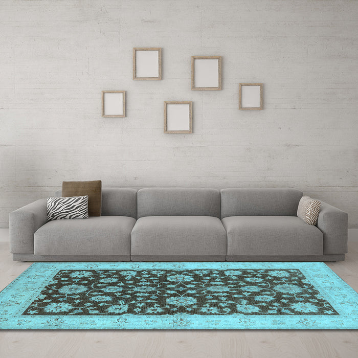 Machine Washable Oriental Light Blue Traditional Rug in a Living Room, wshurb773lblu