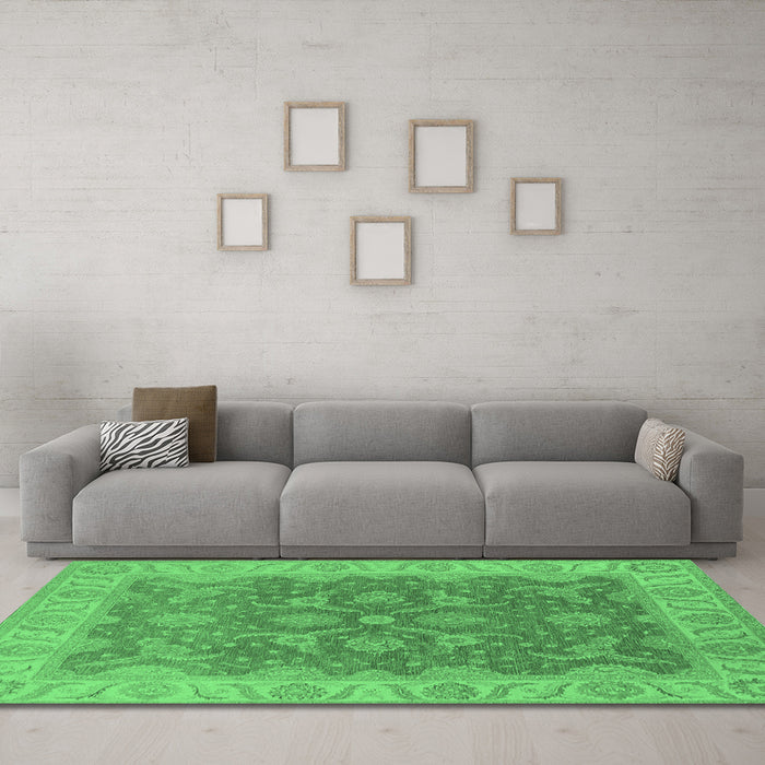 Machine Washable Oriental Emerald Green Traditional Area Rugs in a Living Room,, wshurb777emgrn