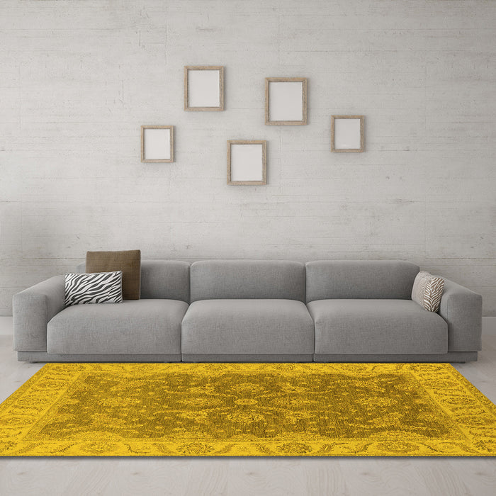 Machine Washable Oriental Yellow Traditional Rug in a Living Room, wshurb777yw