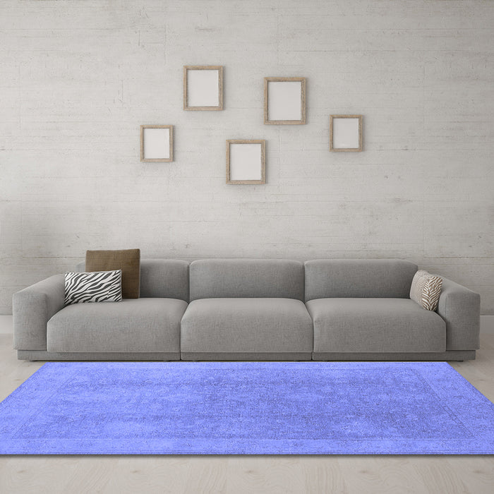 Machine Washable Oriental Blue Industrial Rug in a Living Room, wshurb782blu