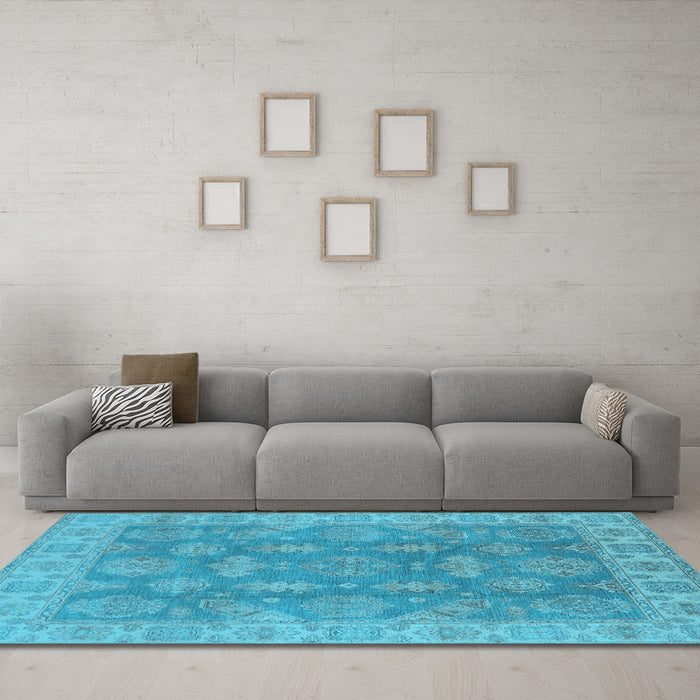 Machine Washable Oriental Light Blue Traditional Rug in a Living Room, wshurb784lblu