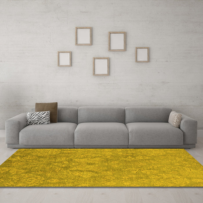 Machine Washable Oriental Yellow Industrial Rug in a Living Room, wshurb788yw