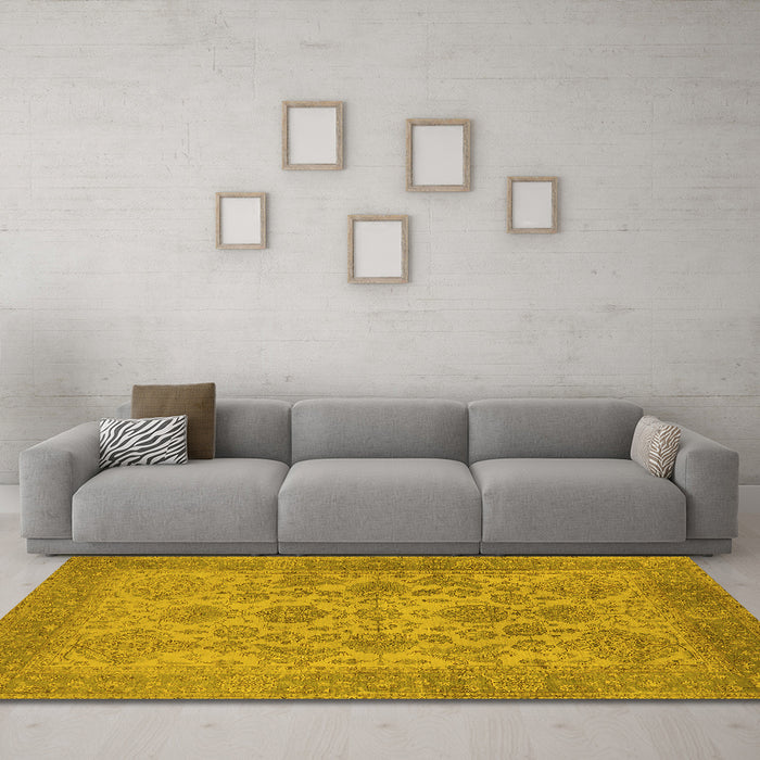 Machine Washable Oriental Yellow Industrial Rug in a Living Room, wshurb790yw