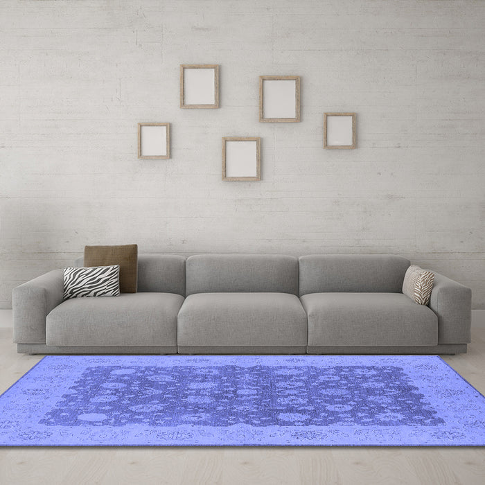 Machine Washable Oriental Blue Traditional Rug in a Living Room, wshurb792blu