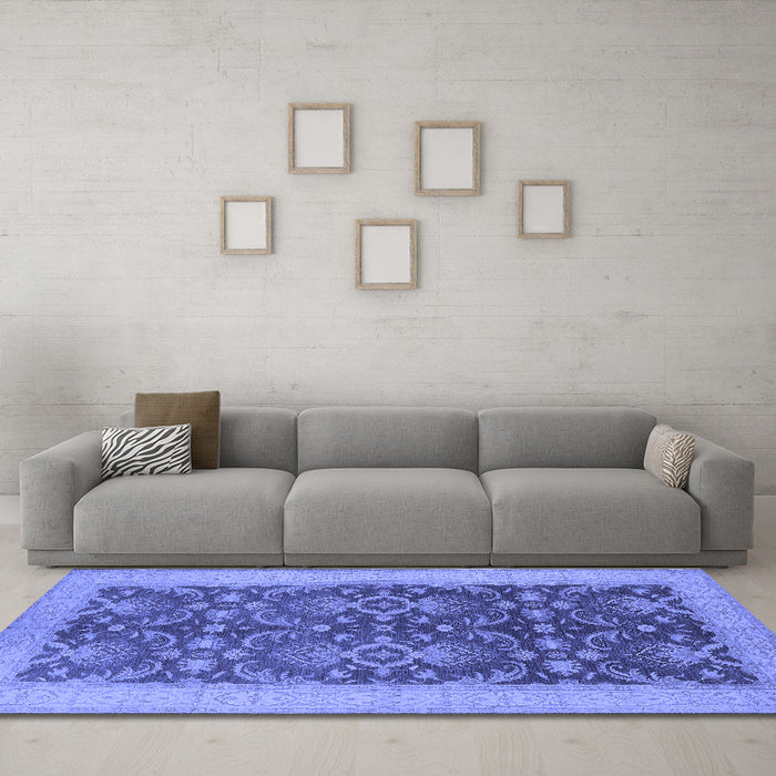 Machine Washable Oriental Blue Traditional Rug in a Living Room, wshurb793blu
