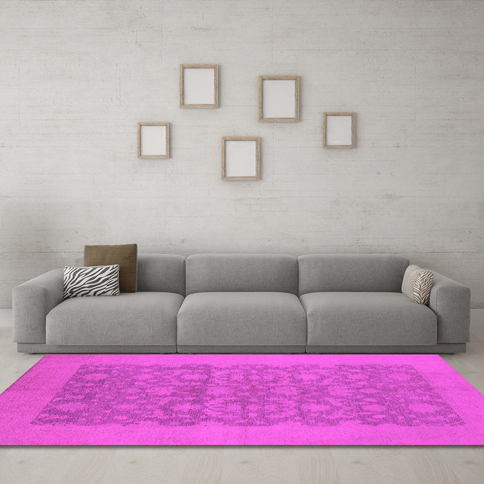 Machine Washable Oriental Pink Traditional Rug in a Living Room, wshurb795pnk