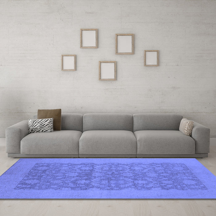 Machine Washable Oriental Blue Traditional Rug in a Living Room, wshurb795blu