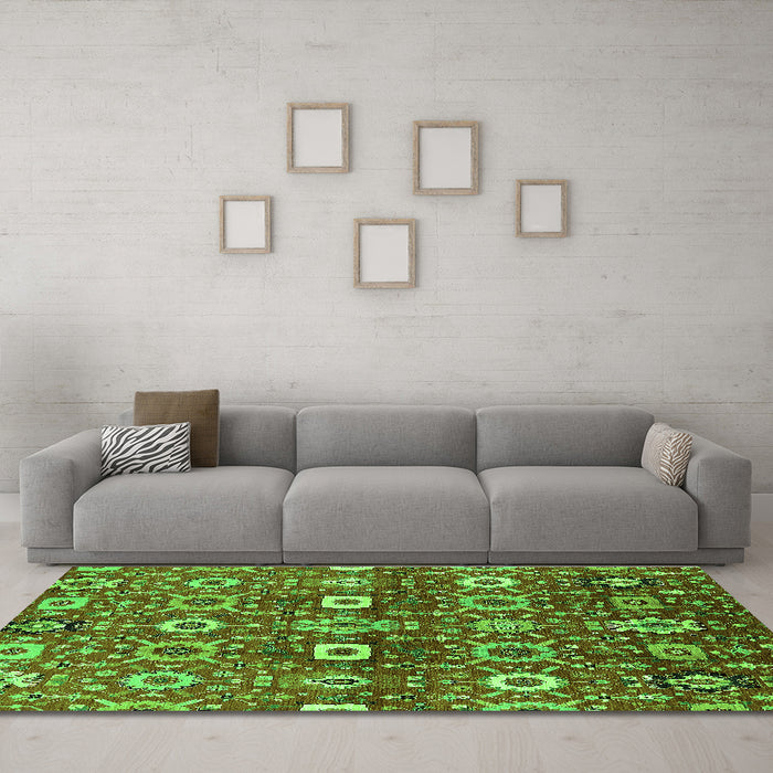 Machine Washable Oriental Green Industrial Area Rugs in a Living Room,, wshurb807grn