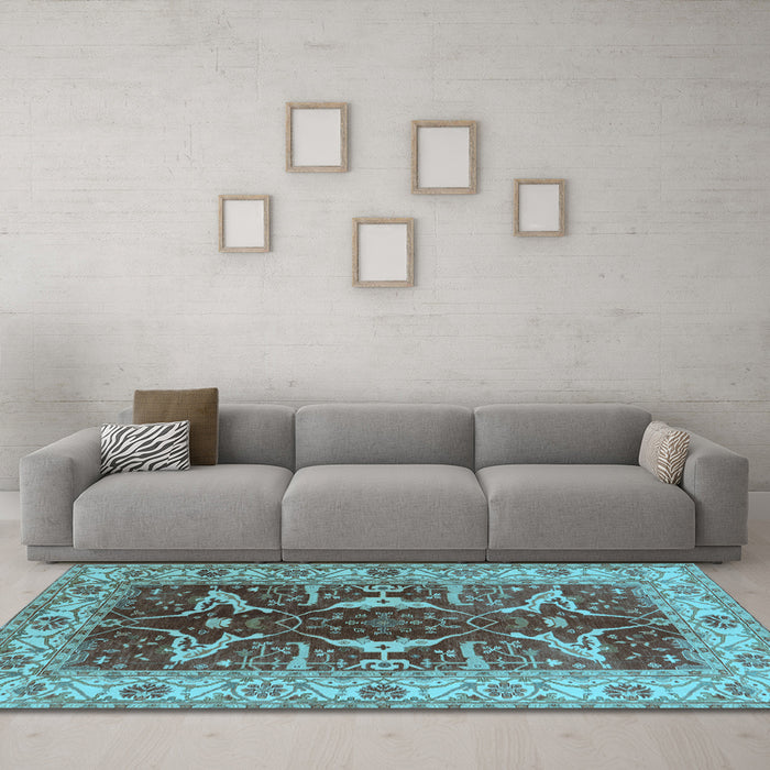Machine Washable Oriental Light Blue Traditional Rug in a Living Room, wshurb810lblu