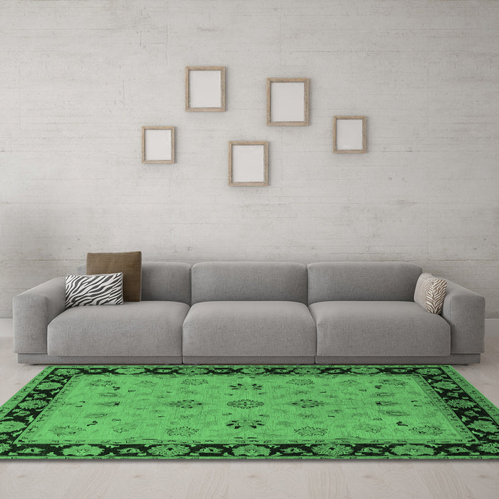 Machine Washable Oriental Emerald Green Traditional Area Rugs in a Living Room,, wshurb811emgrn