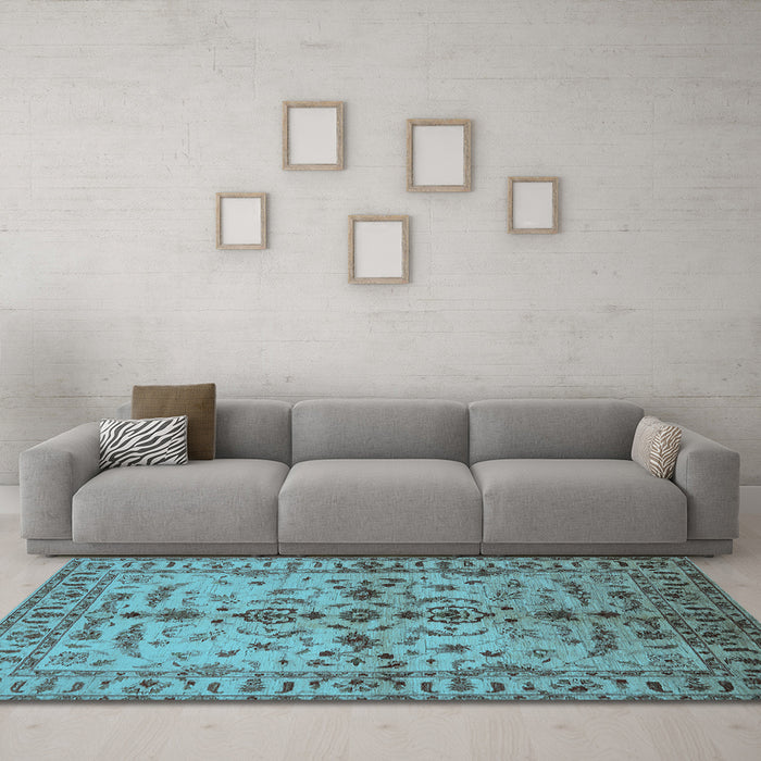 Machine Washable Oriental Light Blue Traditional Rug in a Living Room, wshurb813lblu