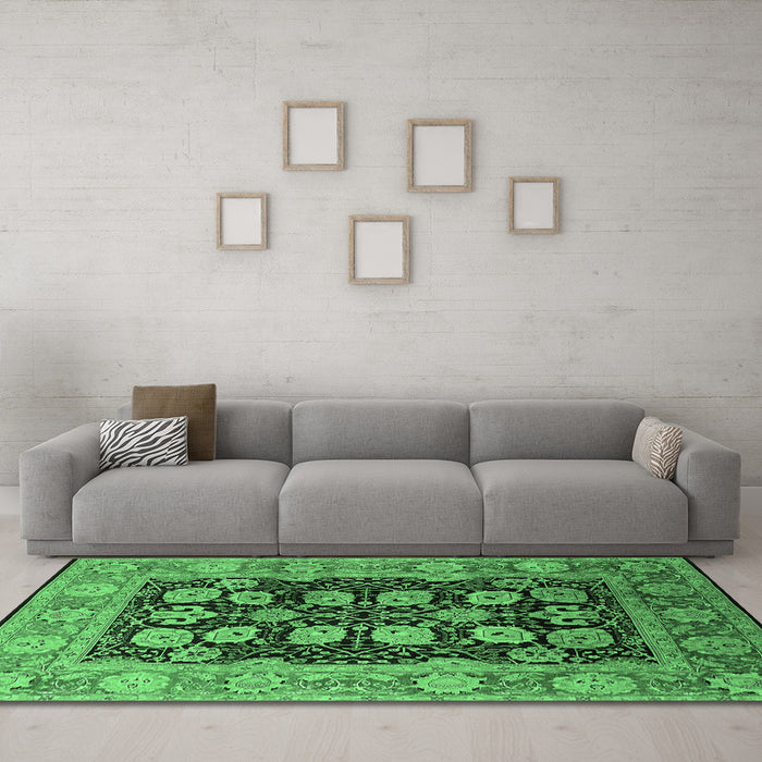 Machine Washable Oriental Emerald Green Industrial Area Rugs in a Living Room,, wshurb823emgrn