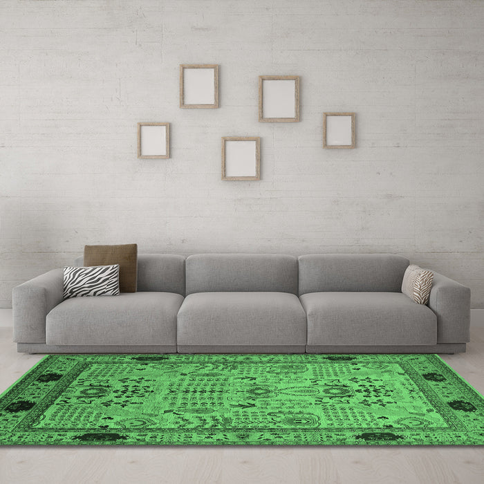 Machine Washable Oriental Emerald Green Industrial Area Rugs in a Living Room,, wshurb825emgrn