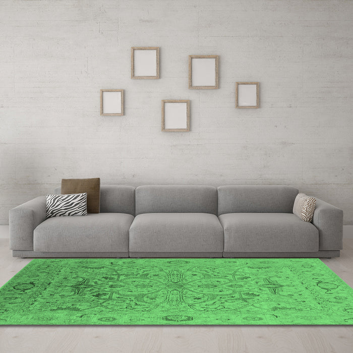 Machine Washable Oriental Emerald Green Industrial Area Rugs in a Living Room,, wshurb826emgrn