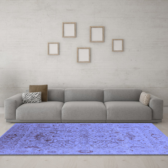 Machine Washable Oriental Blue Industrial Rug in a Living Room, wshurb826blu