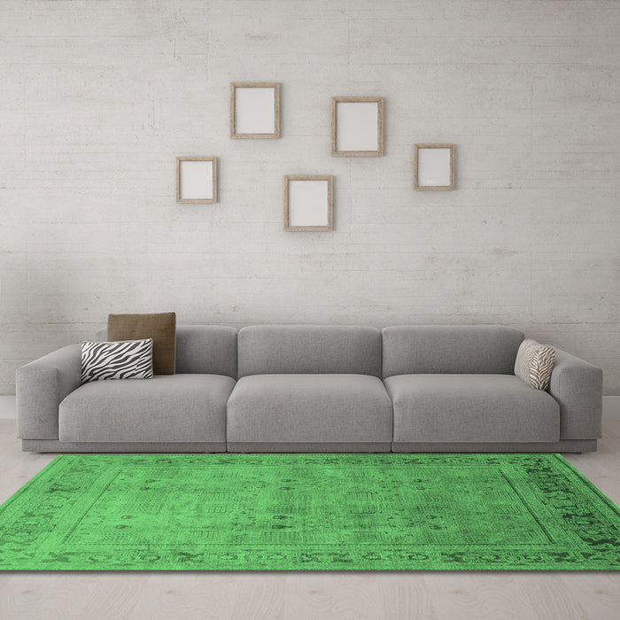Machine Washable Oriental Emerald Green Industrial Area Rugs in a Living Room,, wshurb827emgrn