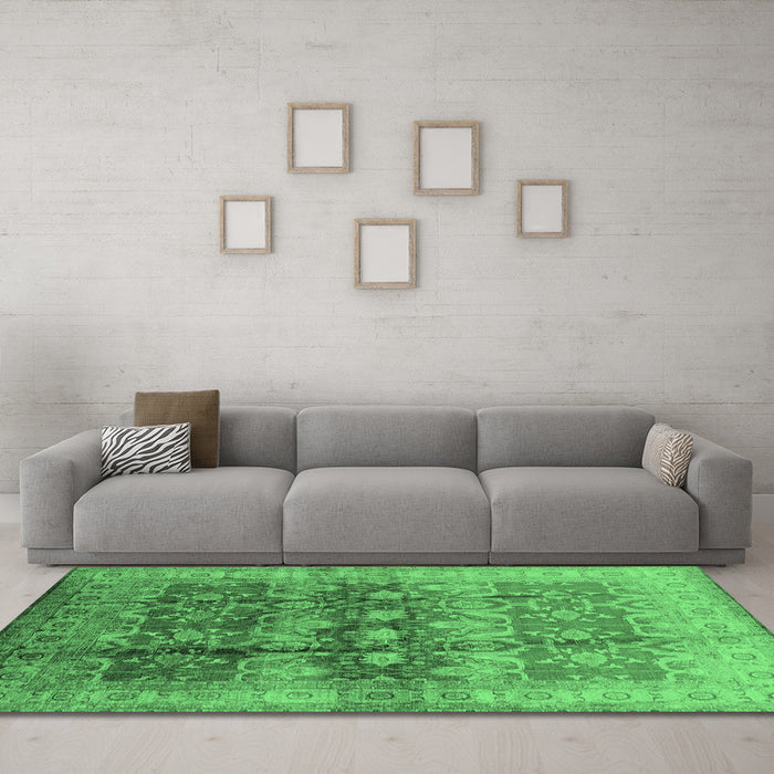 Machine Washable Oriental Emerald Green Industrial Area Rugs in a Living Room,, wshurb830emgrn