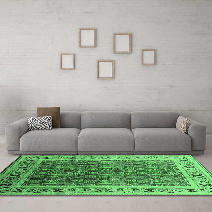 Machine Washable Oriental Emerald Green Industrial Area Rugs in a Living Room,, wshurb831emgrn
