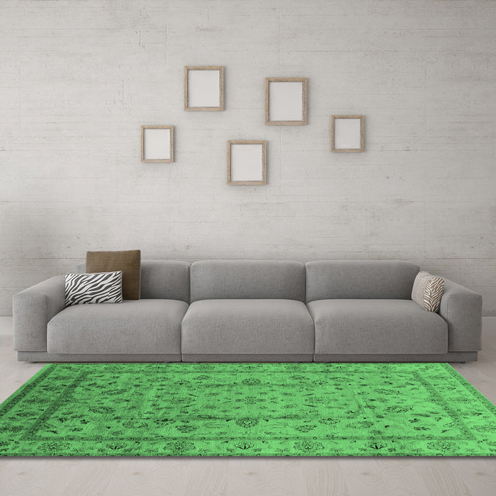 Machine Washable Oriental Emerald Green Industrial Area Rugs in a Living Room,, wshurb832emgrn
