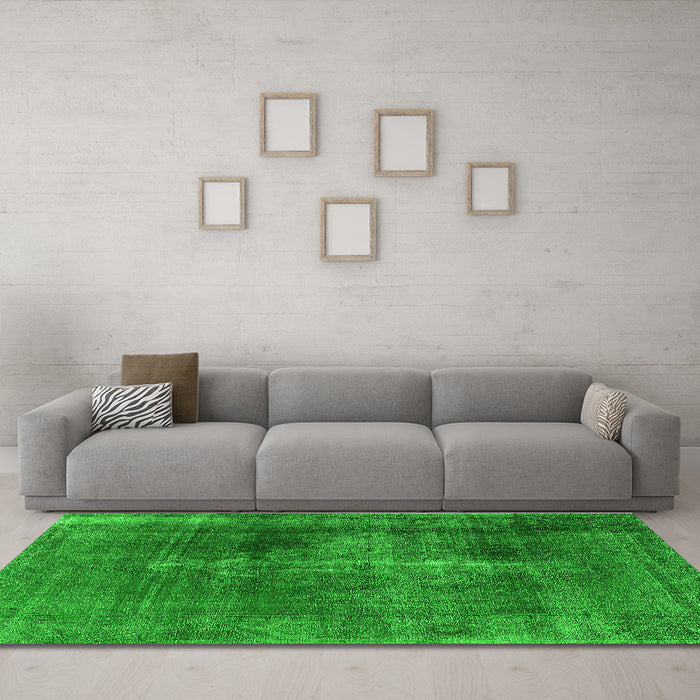 Machine Washable Oriental Green Industrial Area Rugs in a Living Room,, wshurb833grn