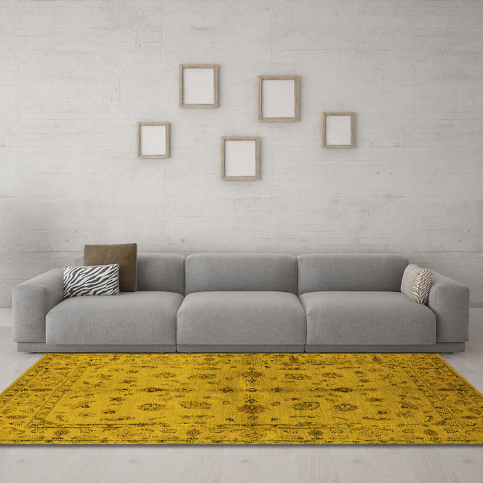 Machine Washable Oriental Yellow Industrial Rug in a Living Room, wshurb835yw