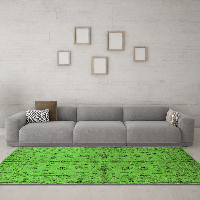 Machine Washable Oriental Green Industrial Area Rugs in a Living Room,, wshurb835grn