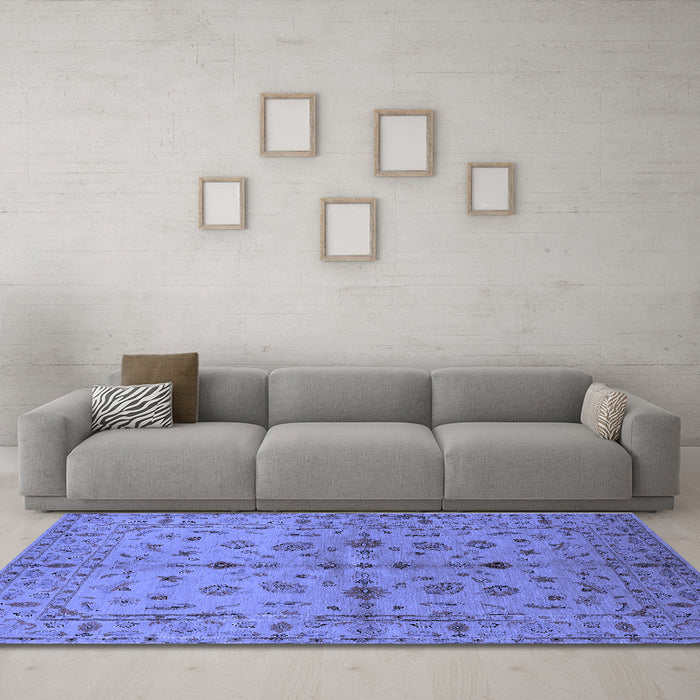 Machine Washable Oriental Blue Industrial Rug in a Living Room, wshurb835blu