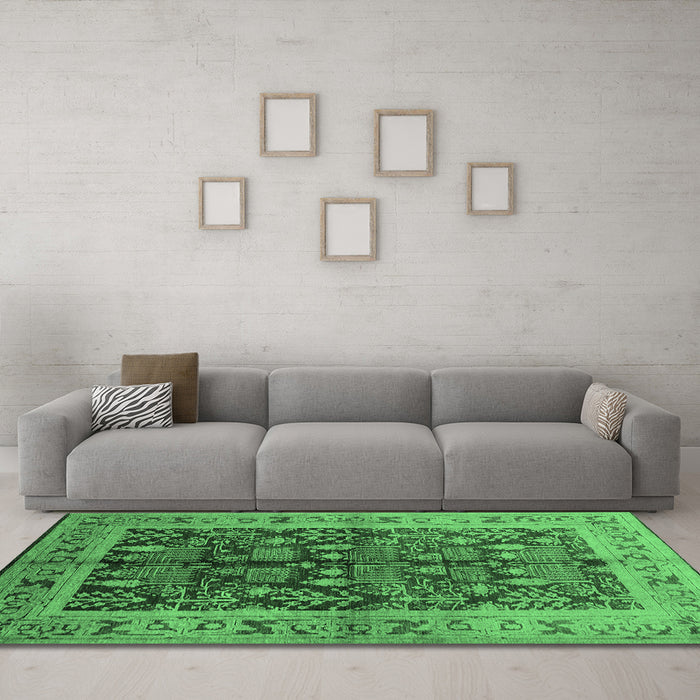 Machine Washable Oriental Emerald Green Industrial Area Rugs in a Living Room,, wshurb837emgrn