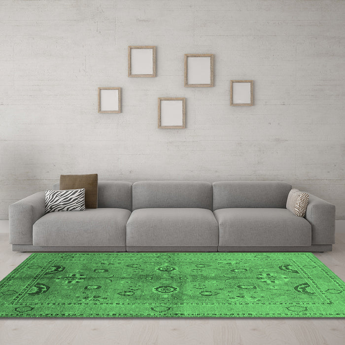 Machine Washable Oriental Emerald Green Industrial Area Rugs in a Living Room,, wshurb839emgrn